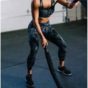 Zyia Stonewashed 7/8 Leggings Mesh Detail Pockets Size 0